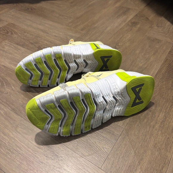 Nike Free Metcon 5 Citron Tint Volt Women's Workout Shoes - Picture 6 of 7